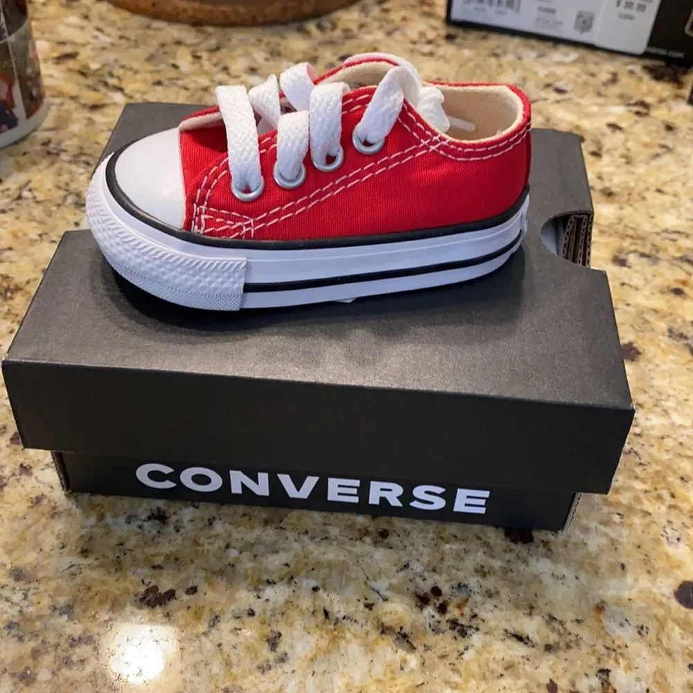 New Converse Infant CTAS Low Red 7j236 - Picture 2 of 5